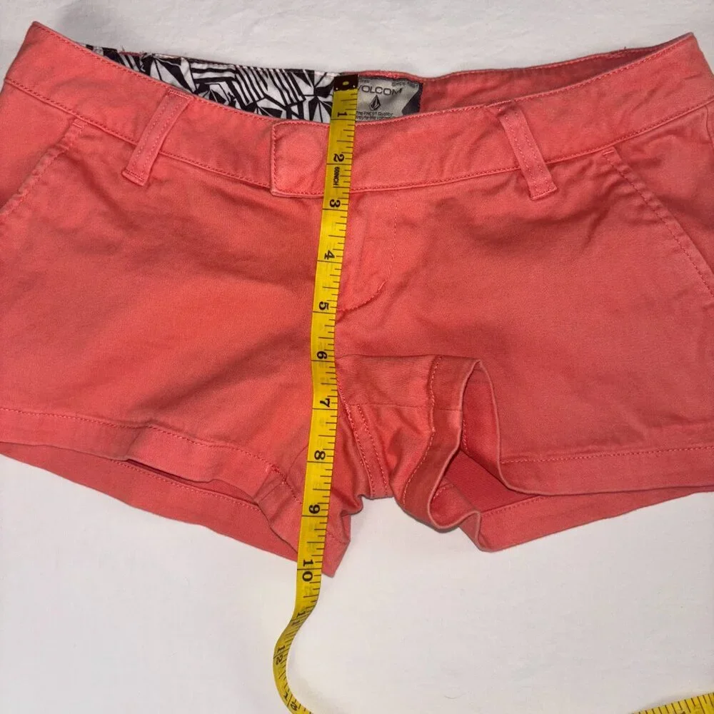 Volcom Coral Low Rise Stretch Shorts - Size 0 (24) - Picture 6 of 6